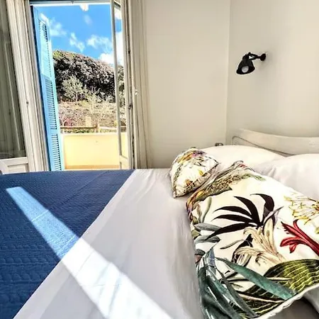 Grand Blue Balcony- Island House By Hostandros Дом отдыха *
